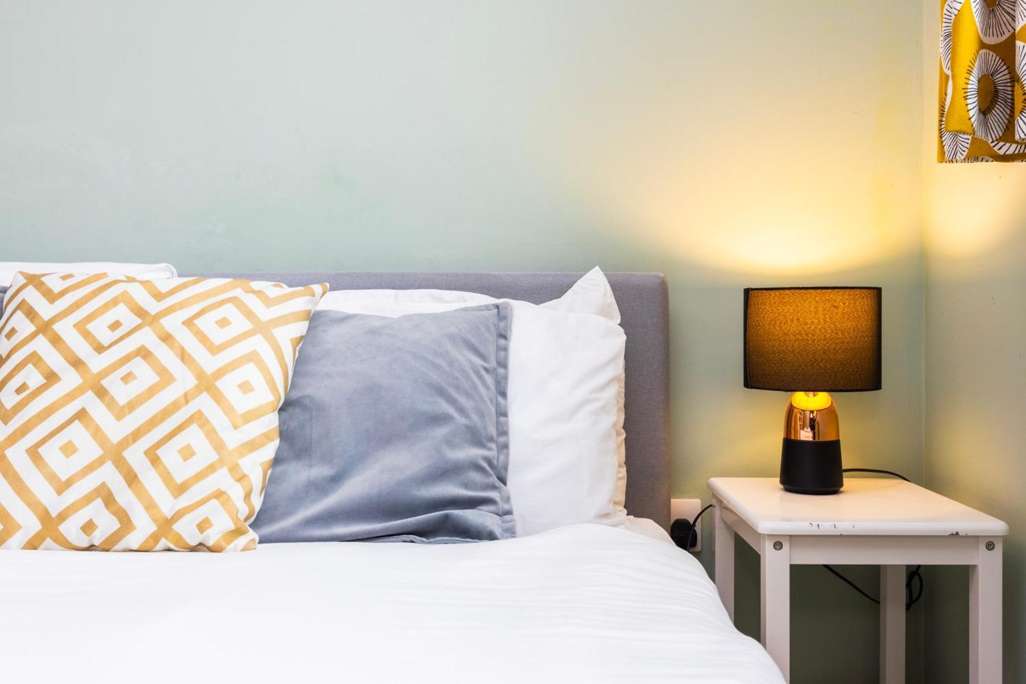Vibrant Fresh Flat Near The Station - New Cross - Goldsmiths Apartment *