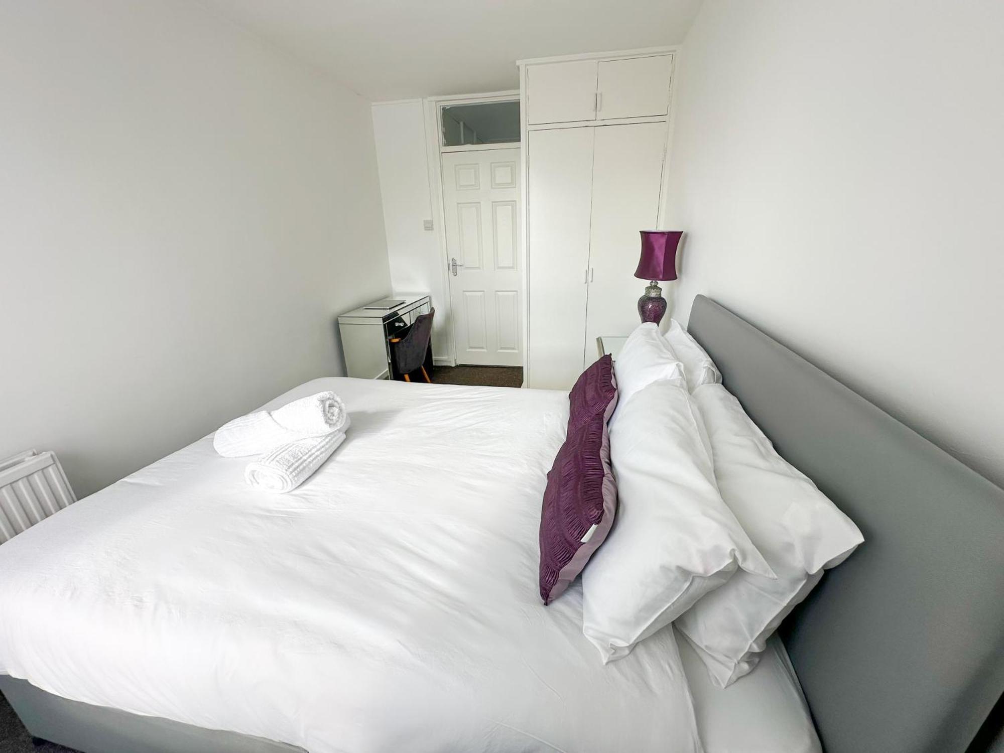 3 Bedroom Flat Haggerston, Hackney, Apartment London