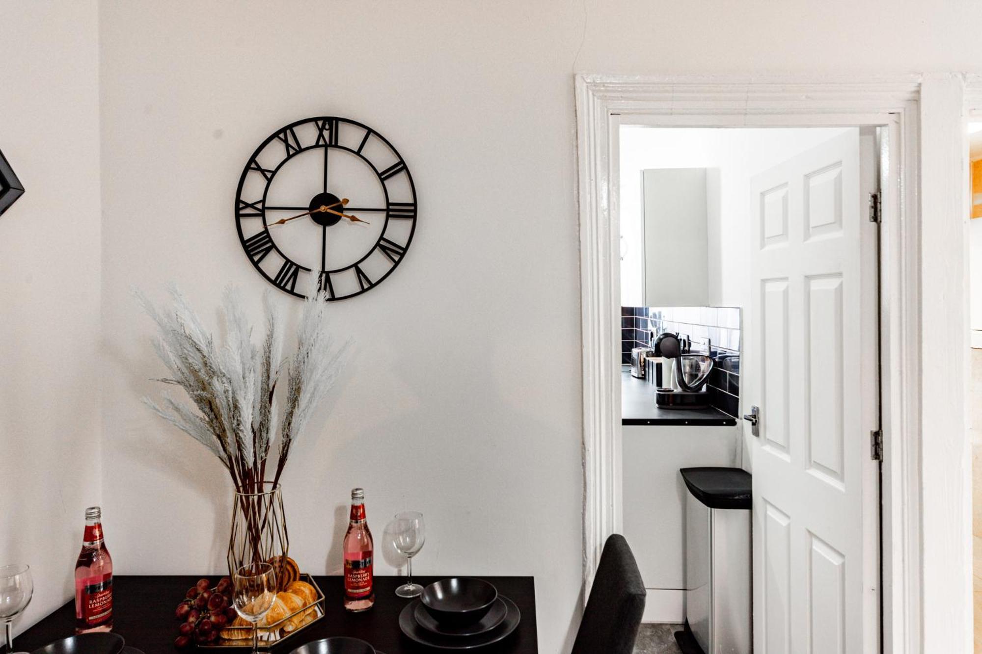 Excel Airport King Beds Garden Apartment London