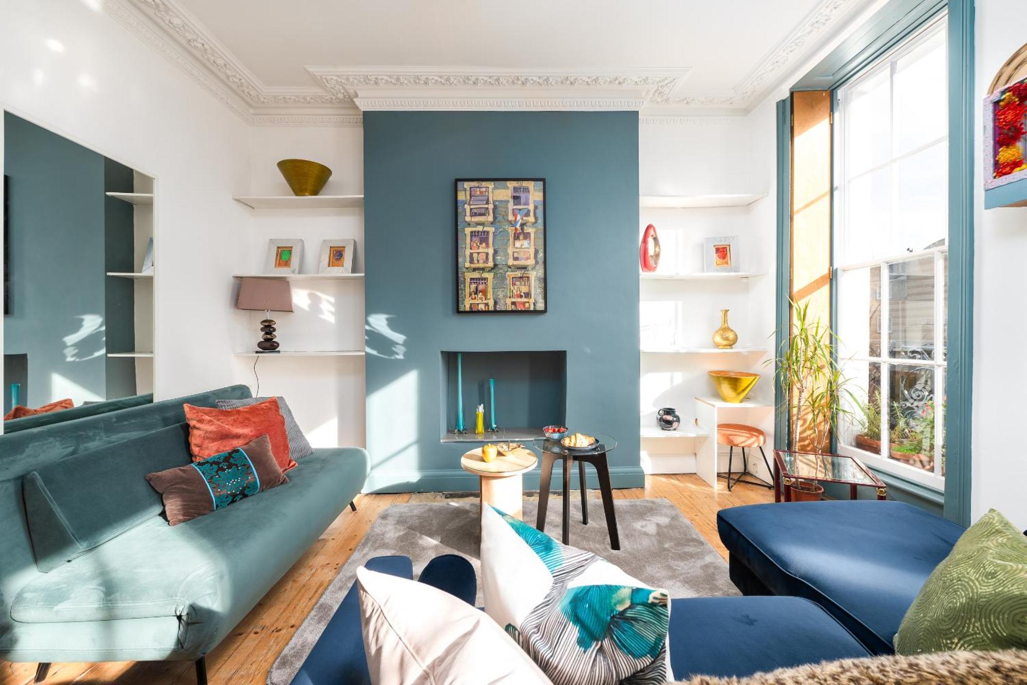 Apartment 1 Bedroom Chic Flat By Hostarahomes, Sleeps Up To 4, Full Apartment, Location London