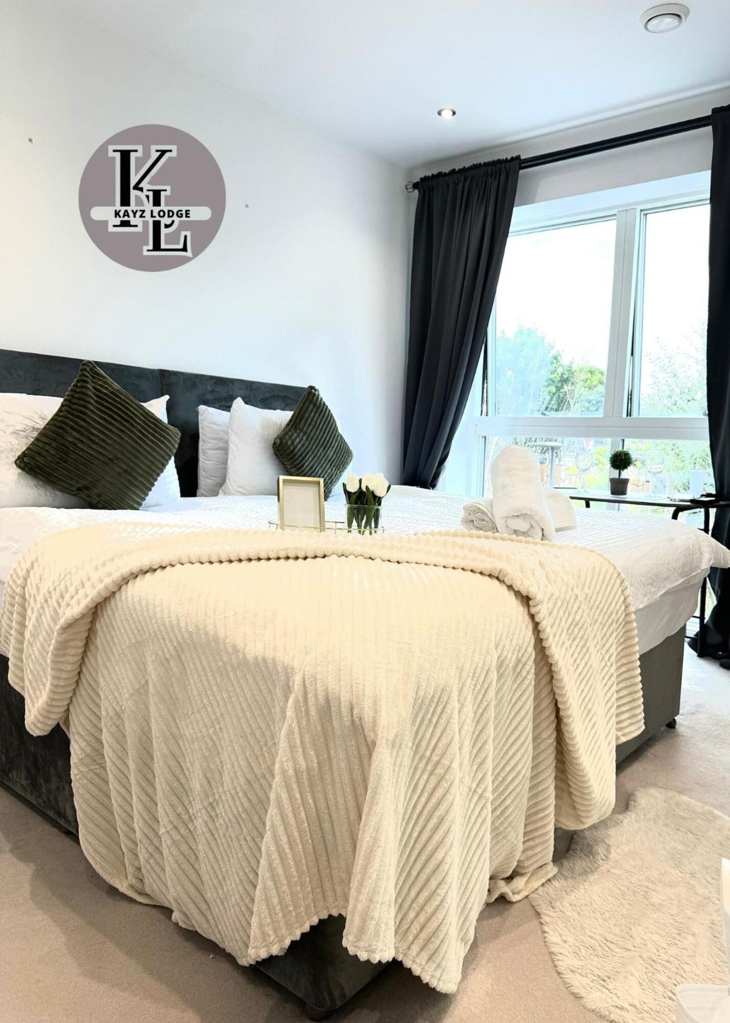 Kayz Lodge- Luxury Ensuite-private & Shared In A New House At The Olympic Village Overlooking Stratford Westfield And Tube Station *