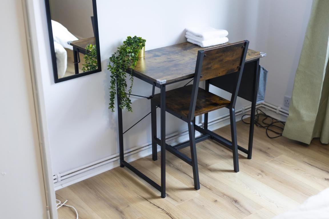 Grace House - 15 Minutes To Central Vakantiehuis Londen