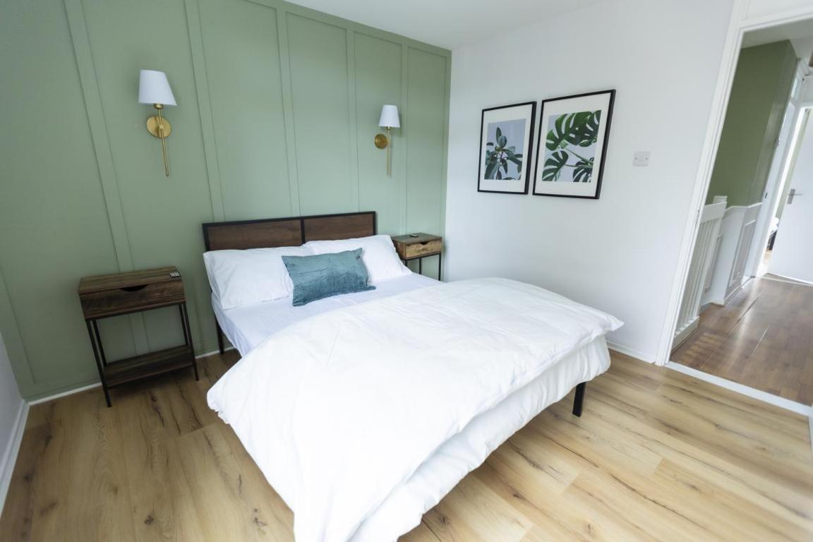 Grace House - 15 Minutes To Central Vakantiehuis *