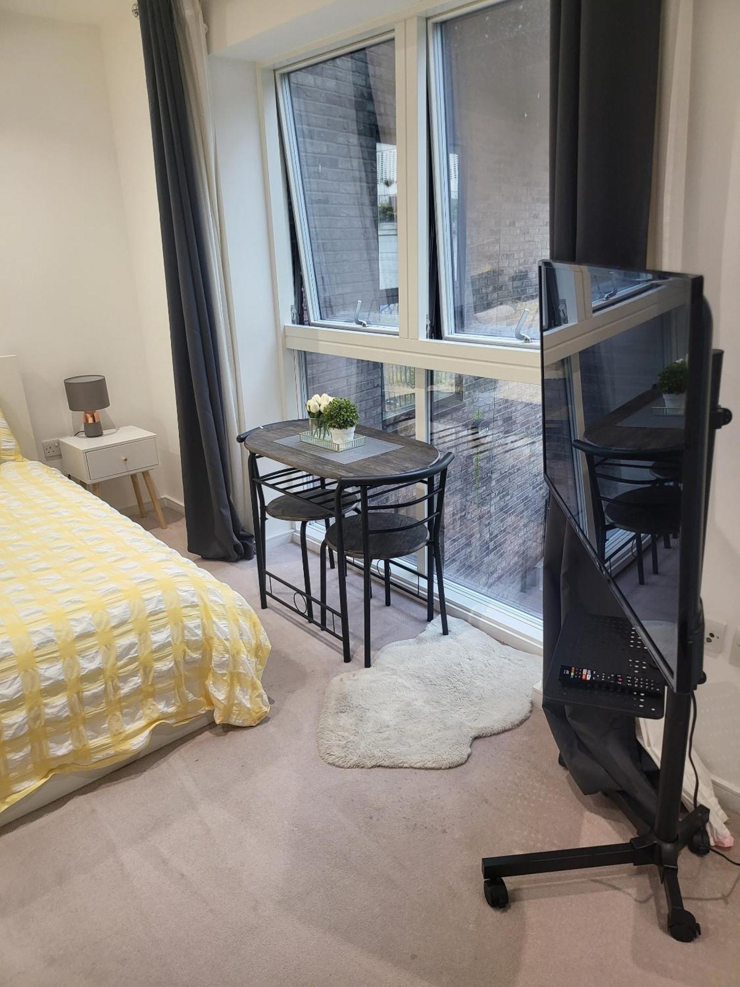 Kayz Lodge- Luxury Ensuite-private & Shared In A New House At The Olympic Village Overlooking Stratford Westfield And Tube Station *