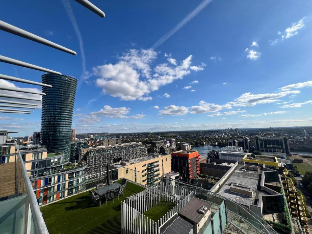 Panoramic View In Canary Wharf Penthouse Appartement Londen