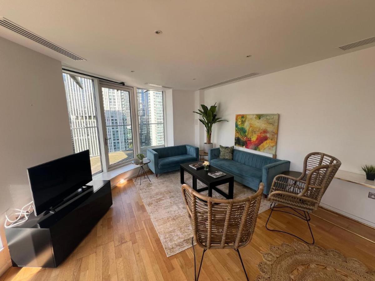 Panoramic View In Canary Wharf Penthouse * Londen