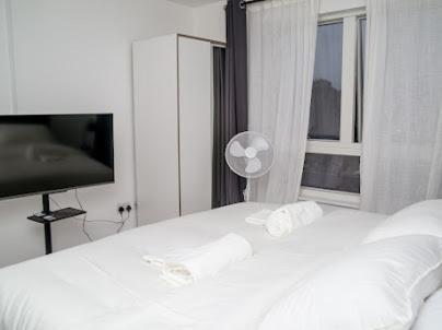 Kayz Lodge- Luxury Ensuite-private & Shared In A New House At The Olympic Village Overlooking Stratford Westfield And Tube Station Lodge *