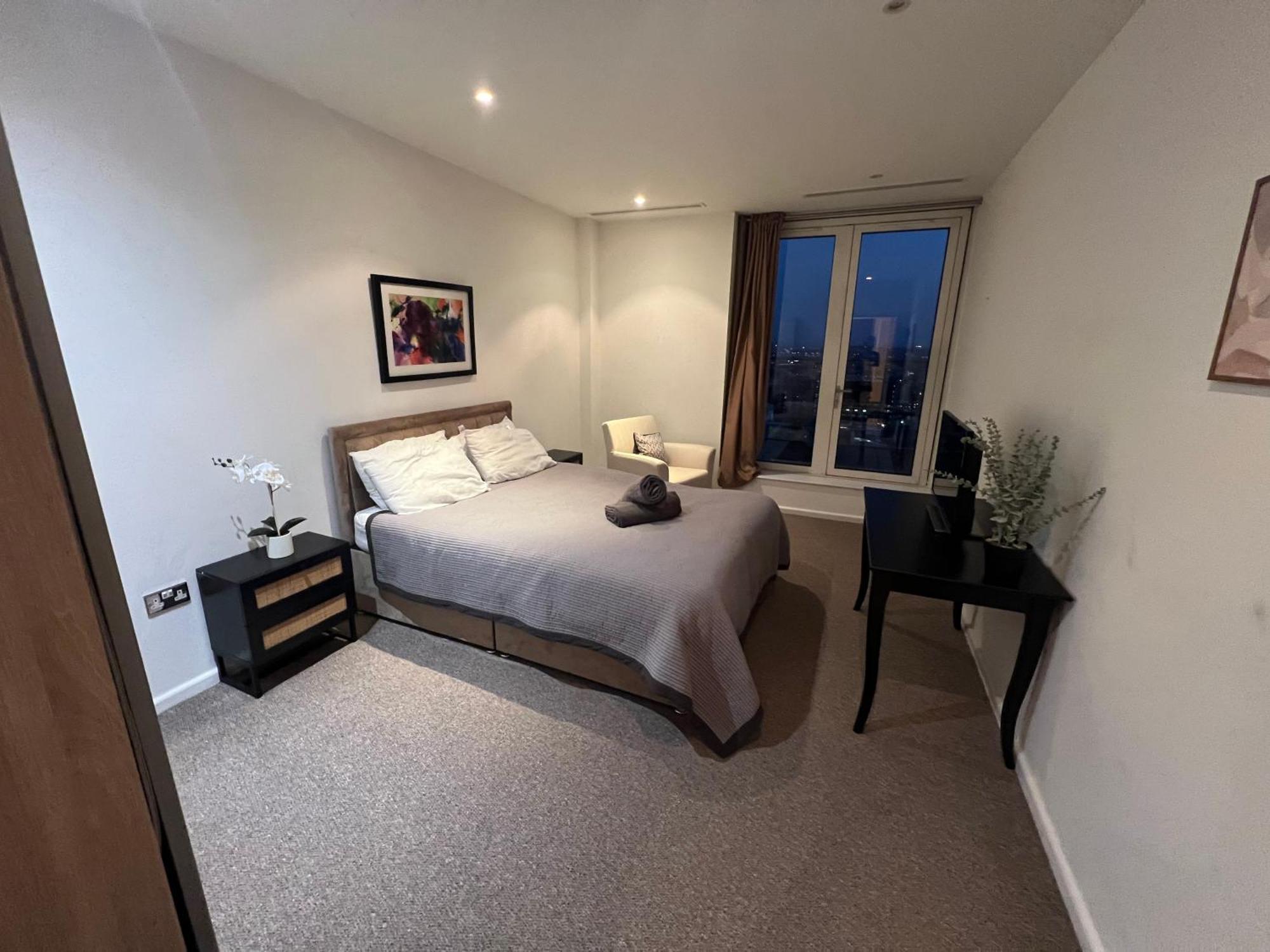 Panoramic View In Canary Wharf Penthouse * Londen