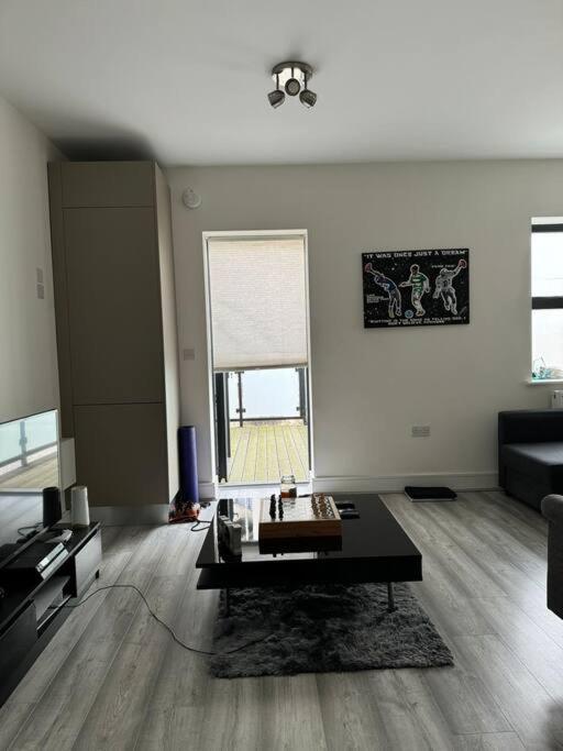 Modern Studio In The Heart Of Woolwich - 35 Minuets To Central Apartment *