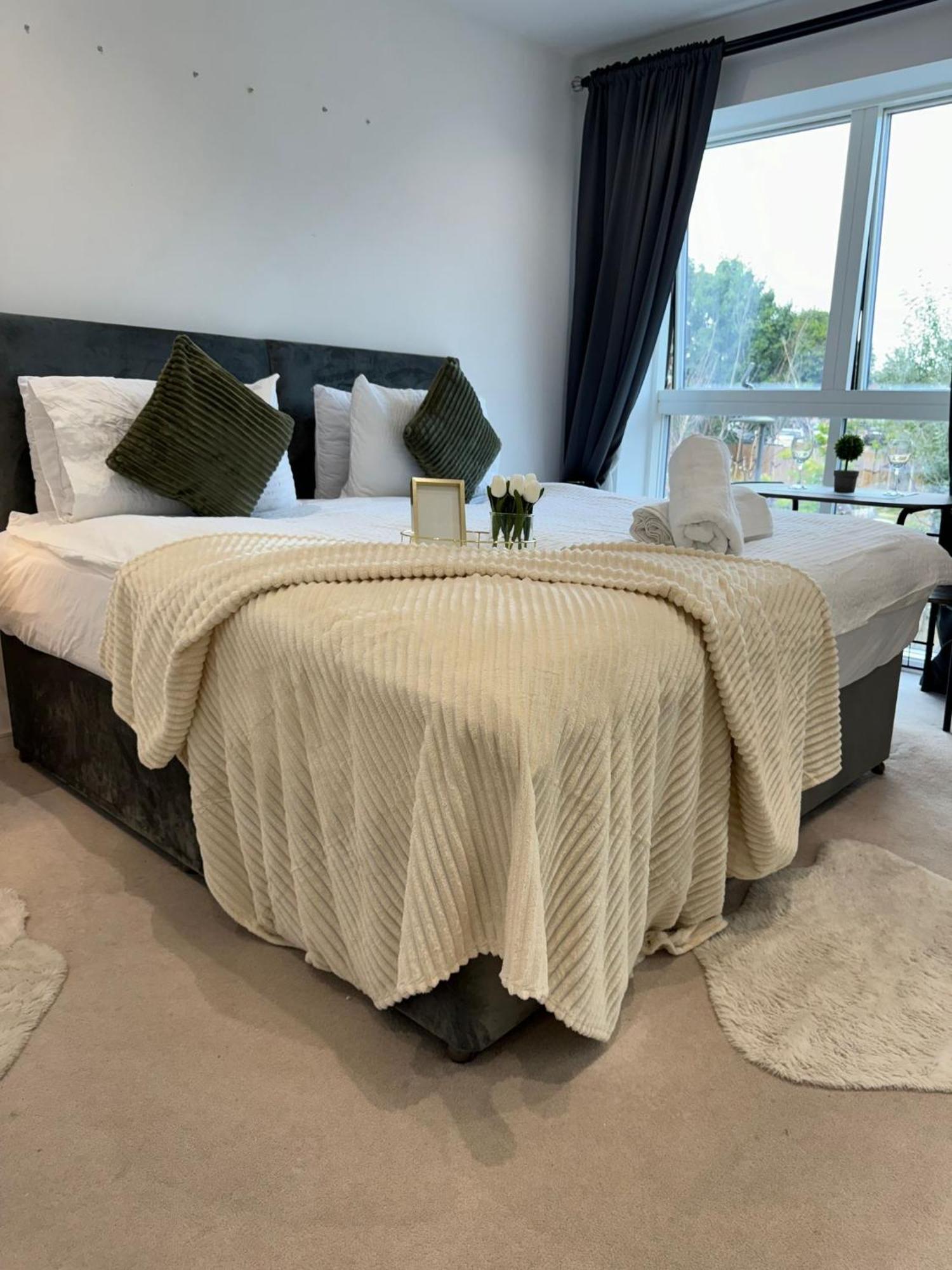 Kayz Lodge- Luxury Ensuite-private & Shared In A New House At The Olympic Village Overlooking Stratford Westfield And Tube Station * London