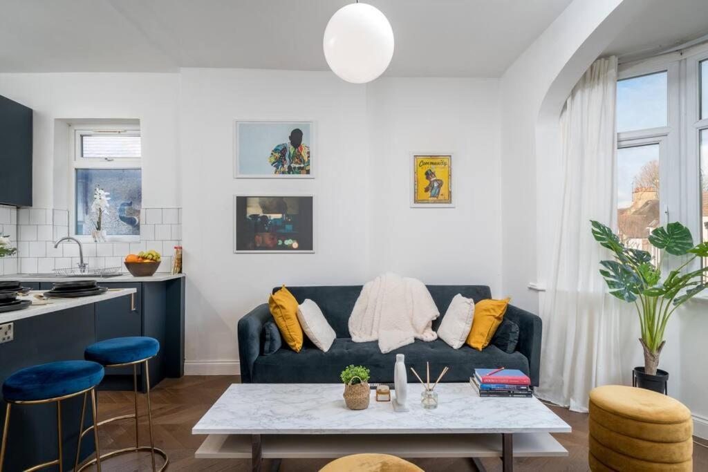 Appartement Beautiful Luxe 3 Bedroom With 4 Beds Londen