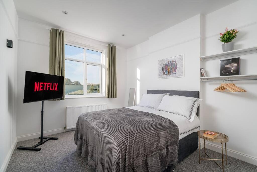 Appartement Beautiful Luxe 3 Bedroom With 4 Beds Londen