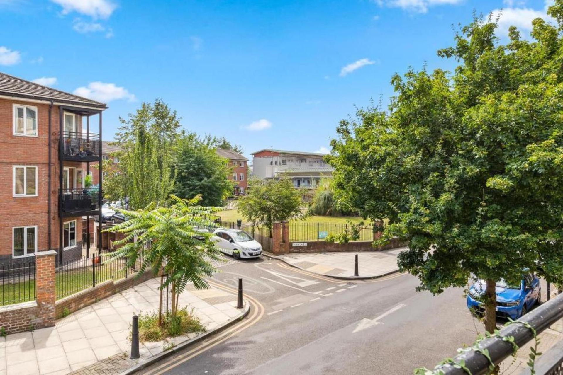 Cosy Near Canary Wharf Apartment *