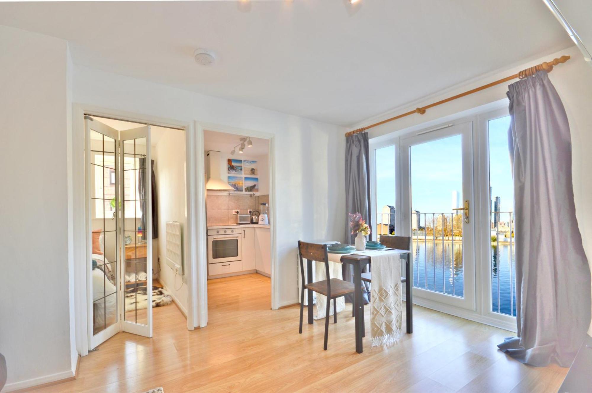 Apartment Silver Street London