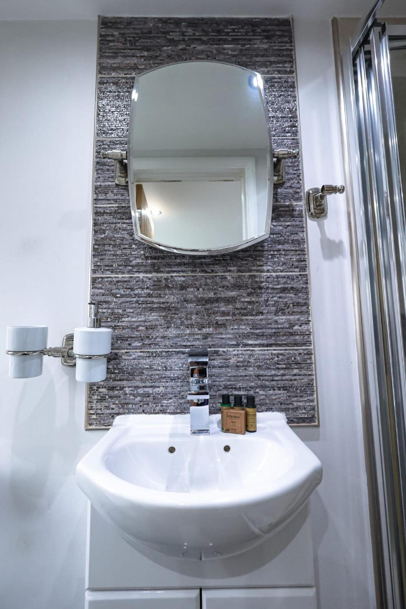 The Heart Of Brick Lane, Sleeps 7! Ferienhaus *