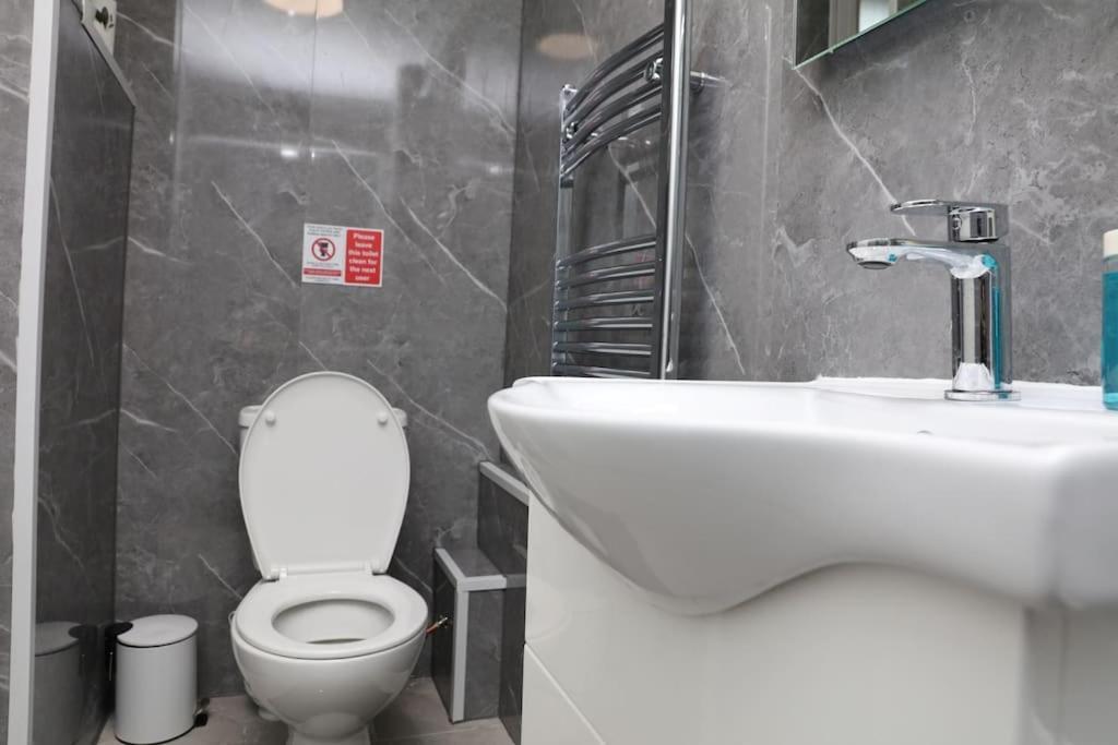 Vakantiehuis The Entire 4 Bedroom House Near Victoria Park And In Bow E3