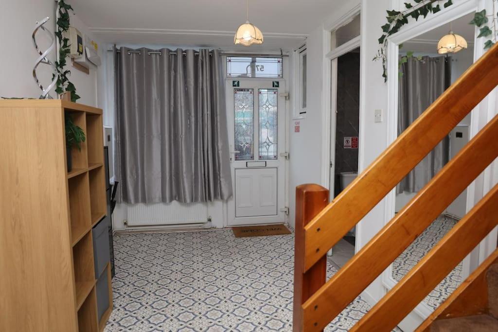 Vakantiehuis The Entire 4 Bedroom House Near Victoria Park And In Bow E3 Londen