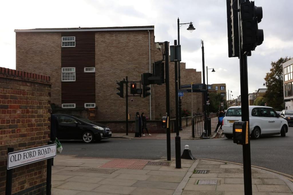 The Entire 4 Bedroom House Near Victoria Park And In Bow E3 Vakantiehuis *