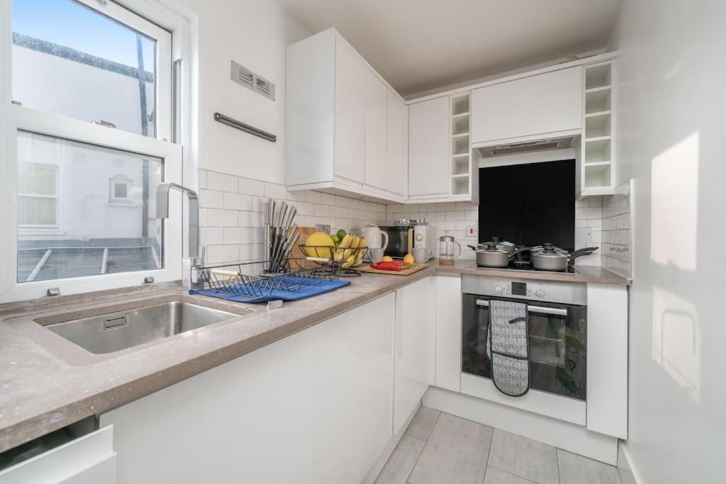 New 4bd Stylish With Amazing Transport Apartment London