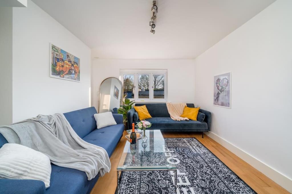 Apartment New 4bd Stylish With Amazing Transport