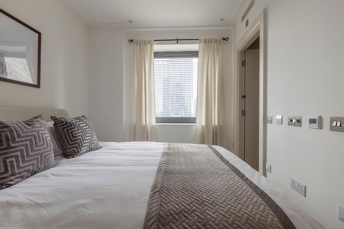 Apartment Waterfront London