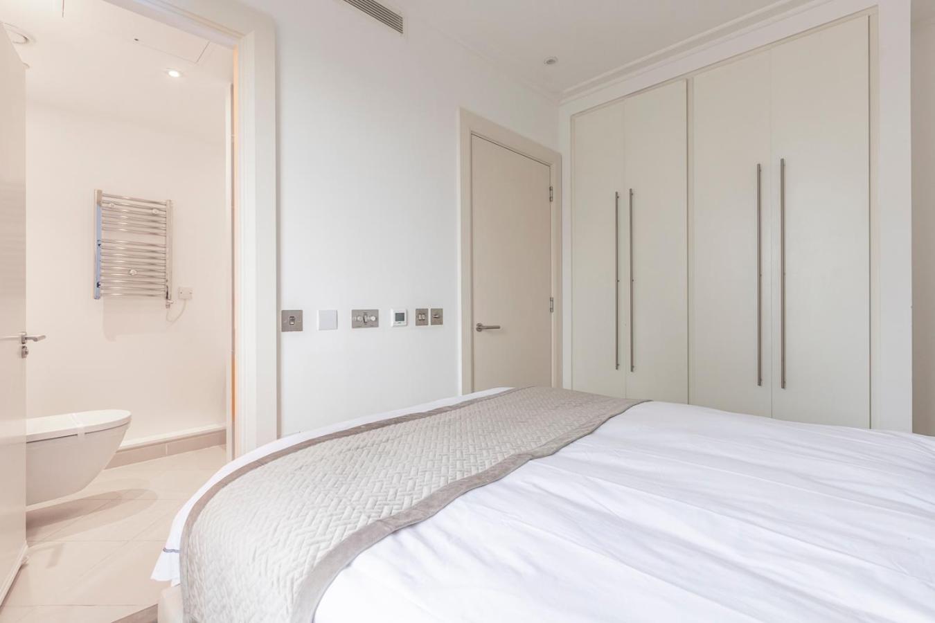 Apartment Waterfront London