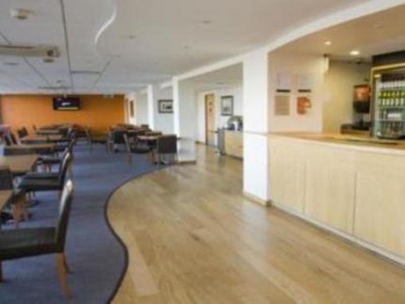 Travelodge Airport Hotel 3*
