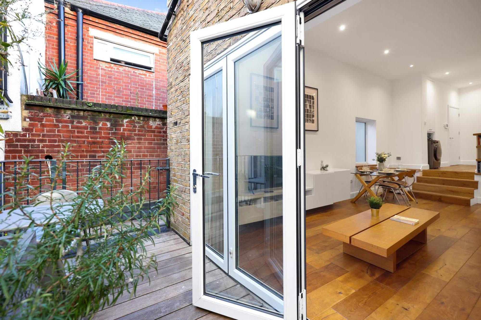 1 Bedroom Short Term & Flexible Renting Hackney With Free Wifi *