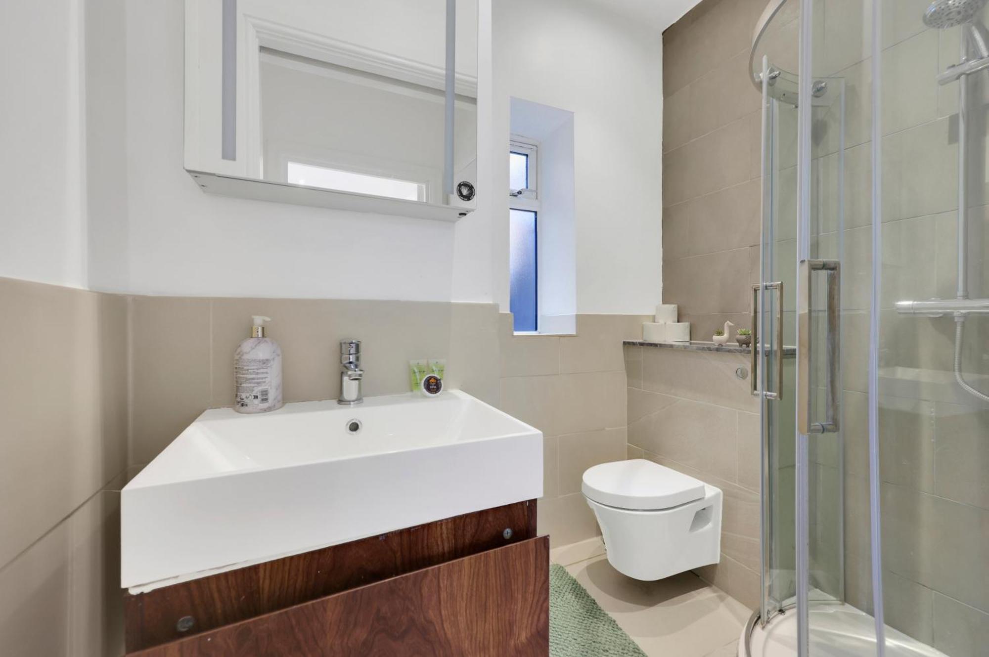 Apartment 1 Bedroom Short Term & Flexible Renting Hackney With Free Wifi