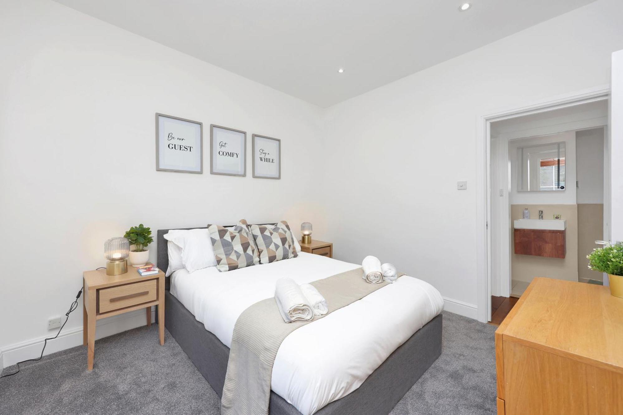 1 Bedroom Short Term & Flexible Renting Hackney With Free Wifi London