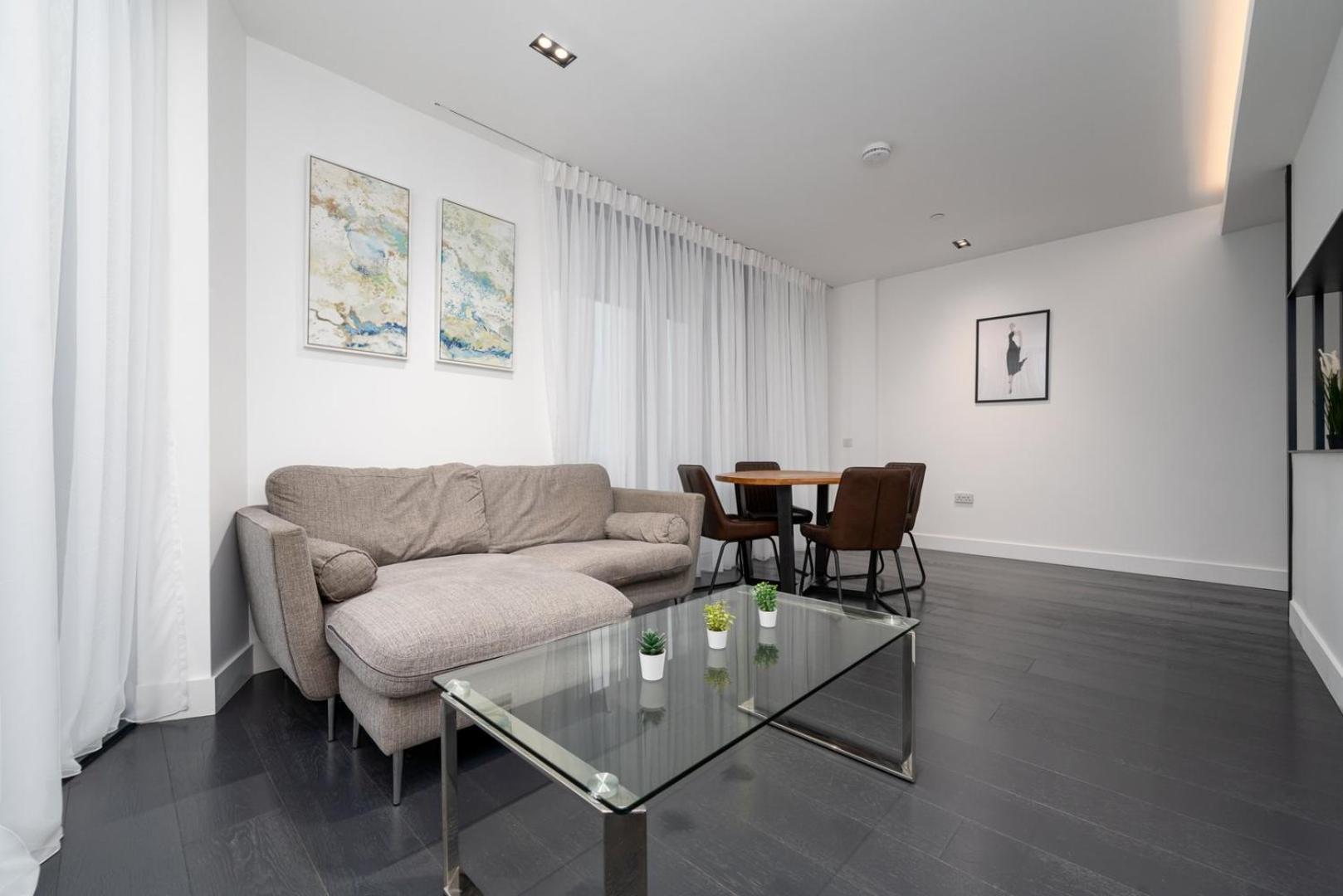 Guestready - Modern Living With Skyline Views London