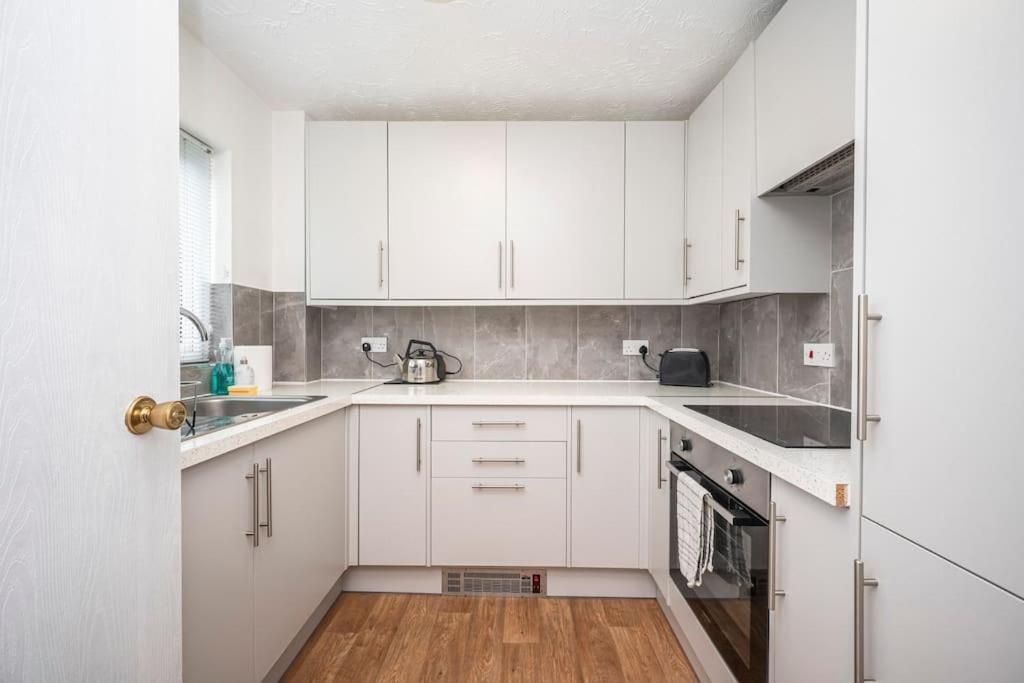Cosy 2 Bedroom Flat Close To Tower Bridge With Free Parking Apartment
