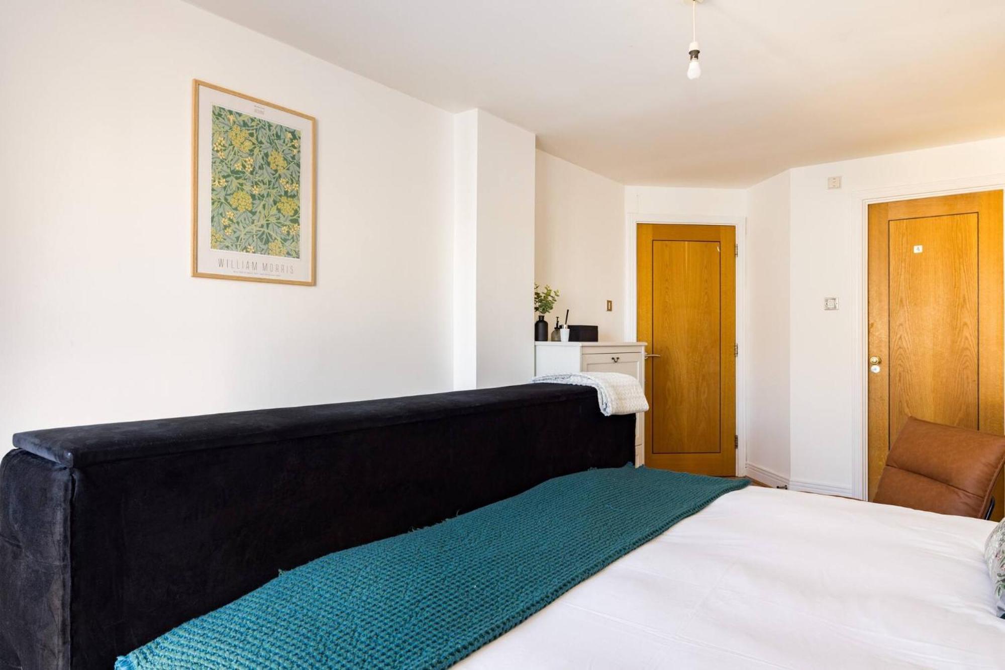 Wild Roses Service - East India Apartment London