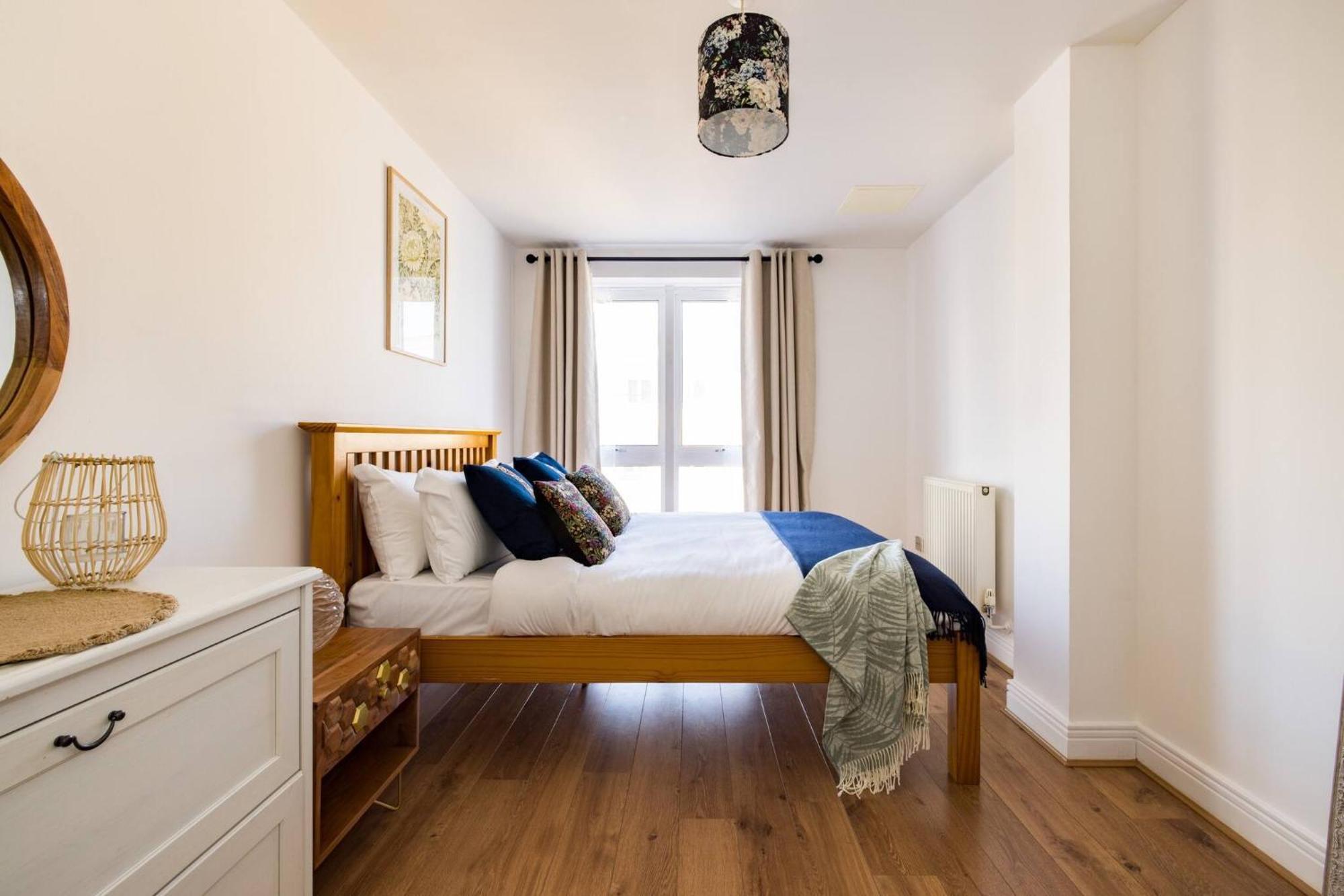 Apartment Wild Roses Service - East India London