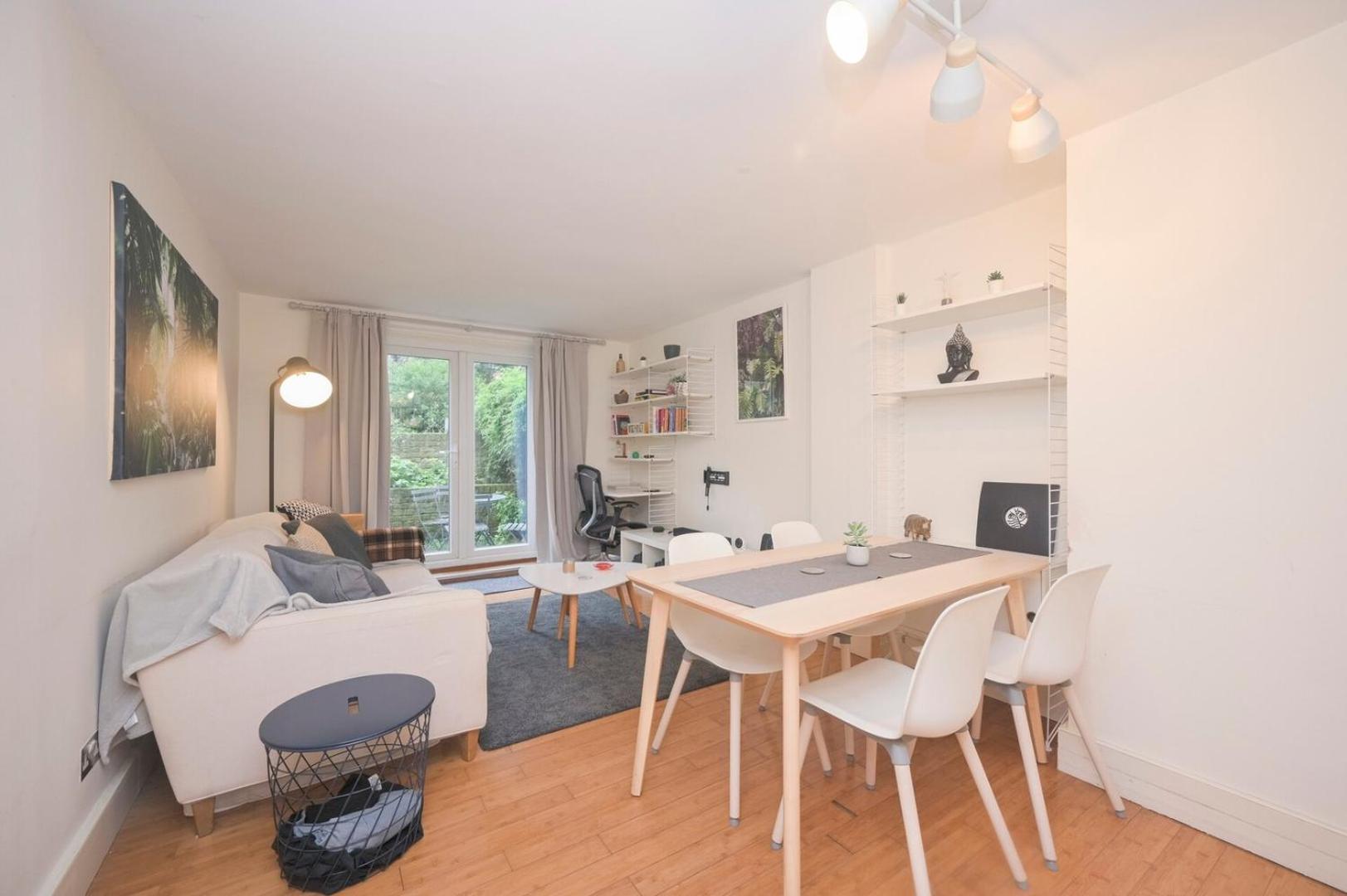 Modern 1bd Basement Flat Near Victoria Park Apartment London