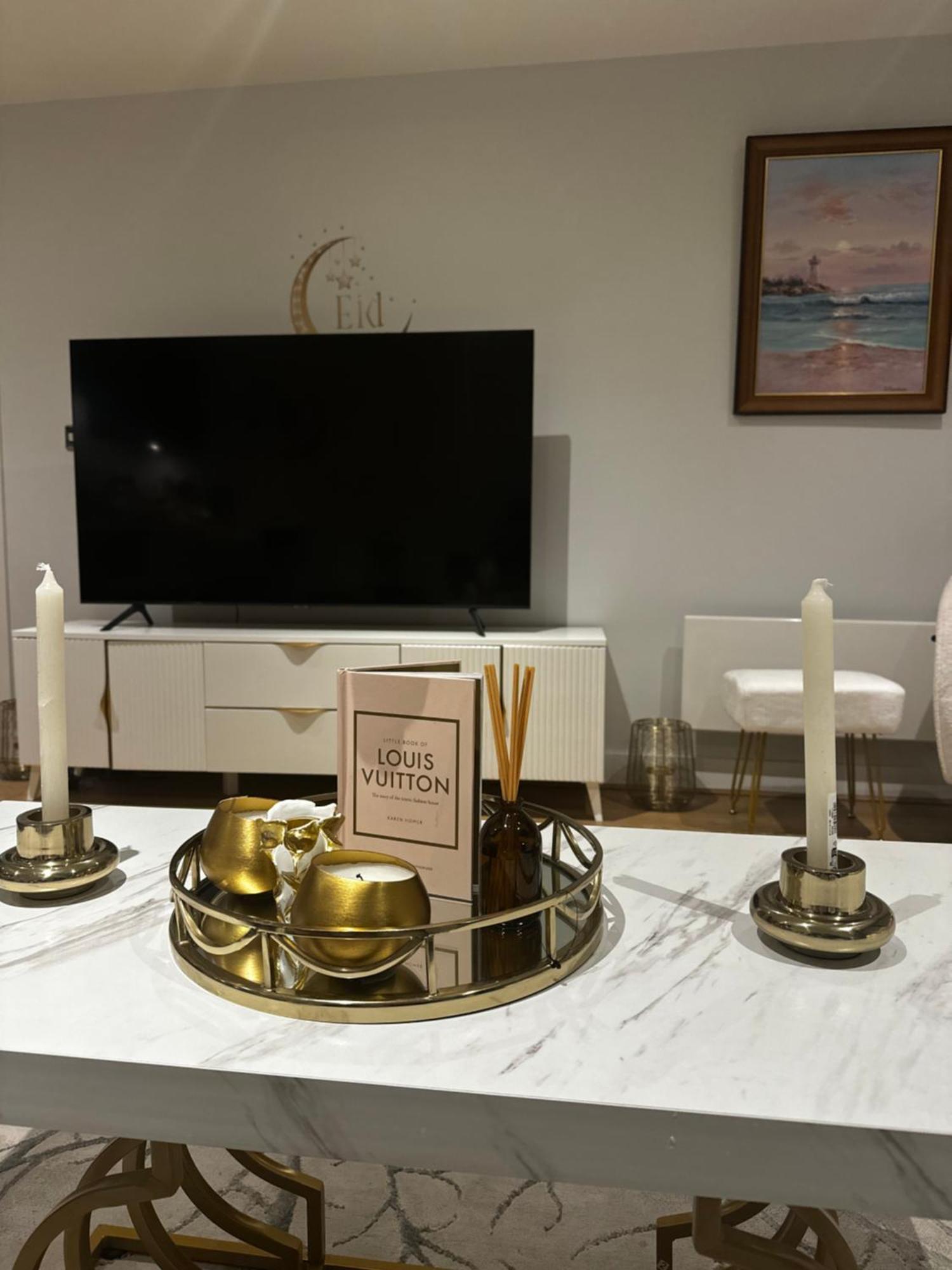 Apartment Entire Luxurious Flat In Beckton Excel Netflix & Free Wifi
