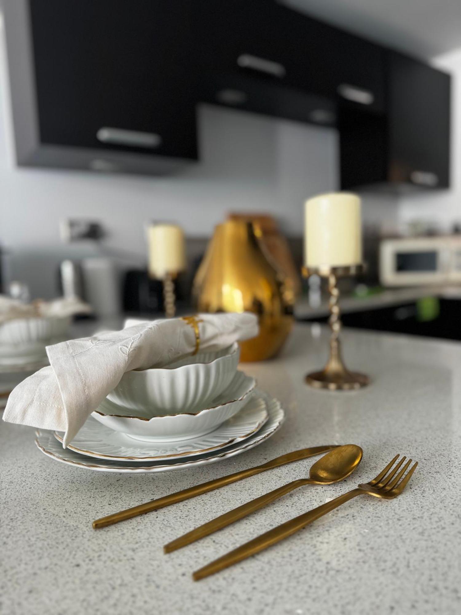 Entire Luxurious Flat In Beckton Excel Netflix & Free Wifi *