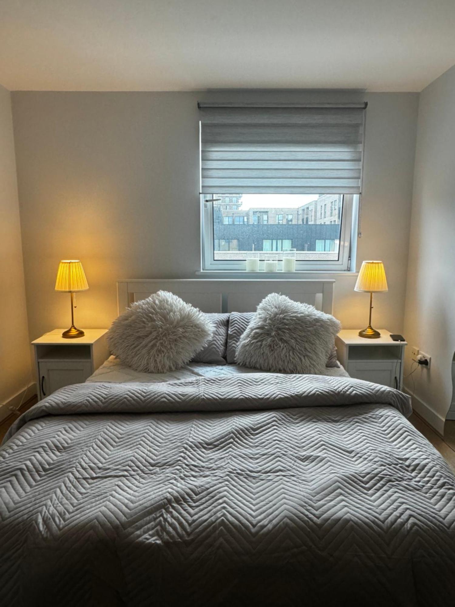 Apartment Entire Luxurious Flat In Beckton Excel Netflix & Free Wifi *