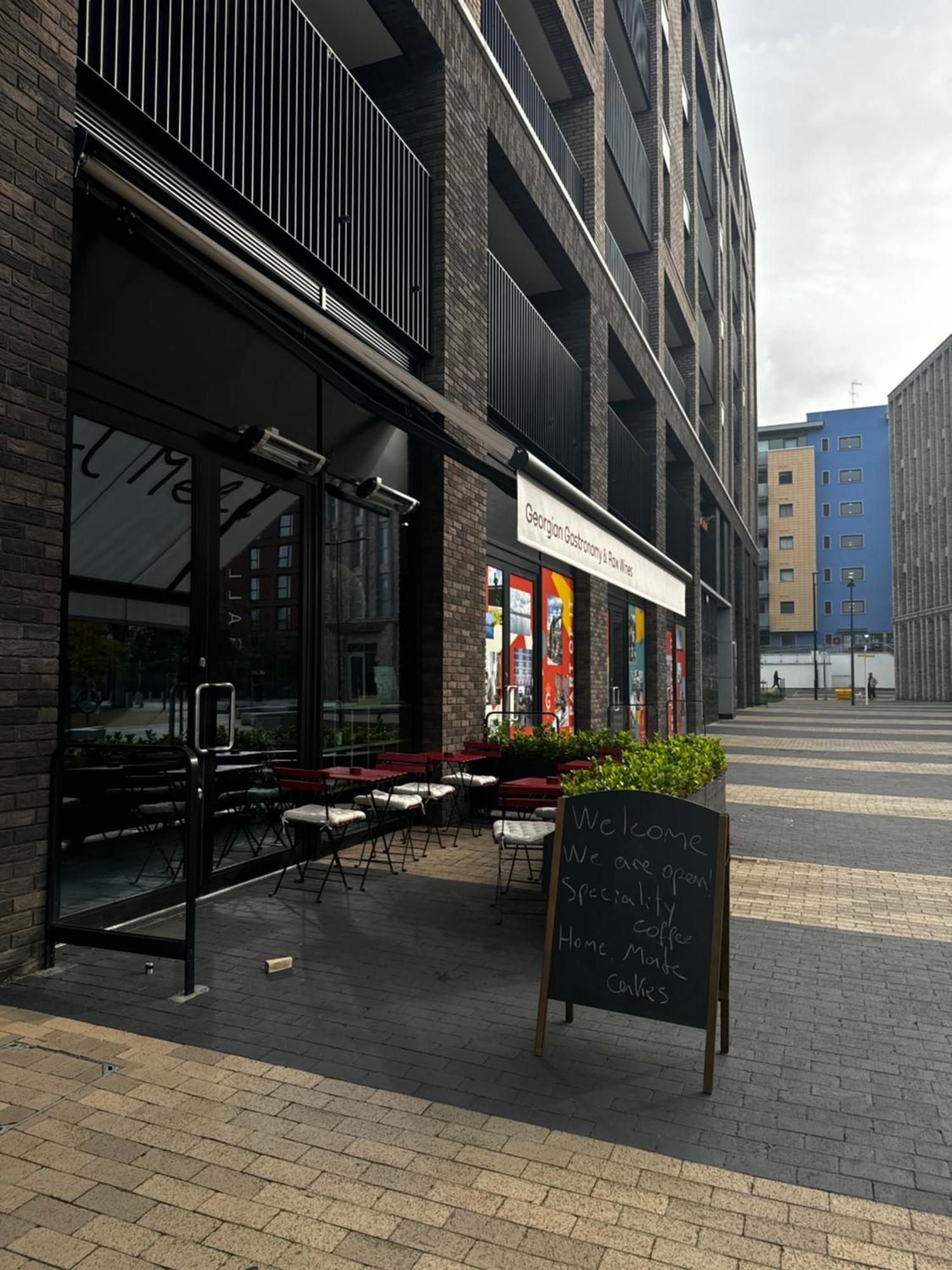 Entire Luxurious Flat In Beckton Excel Netflix & Free Wifi *