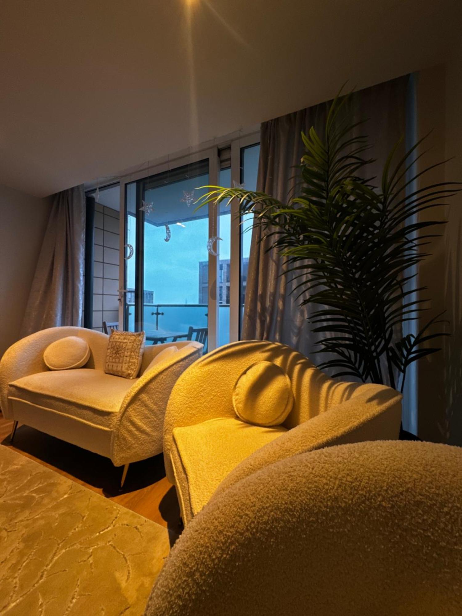 Apartment Entire Luxurious Flat In Beckton Excel Netflix & Free Wifi London