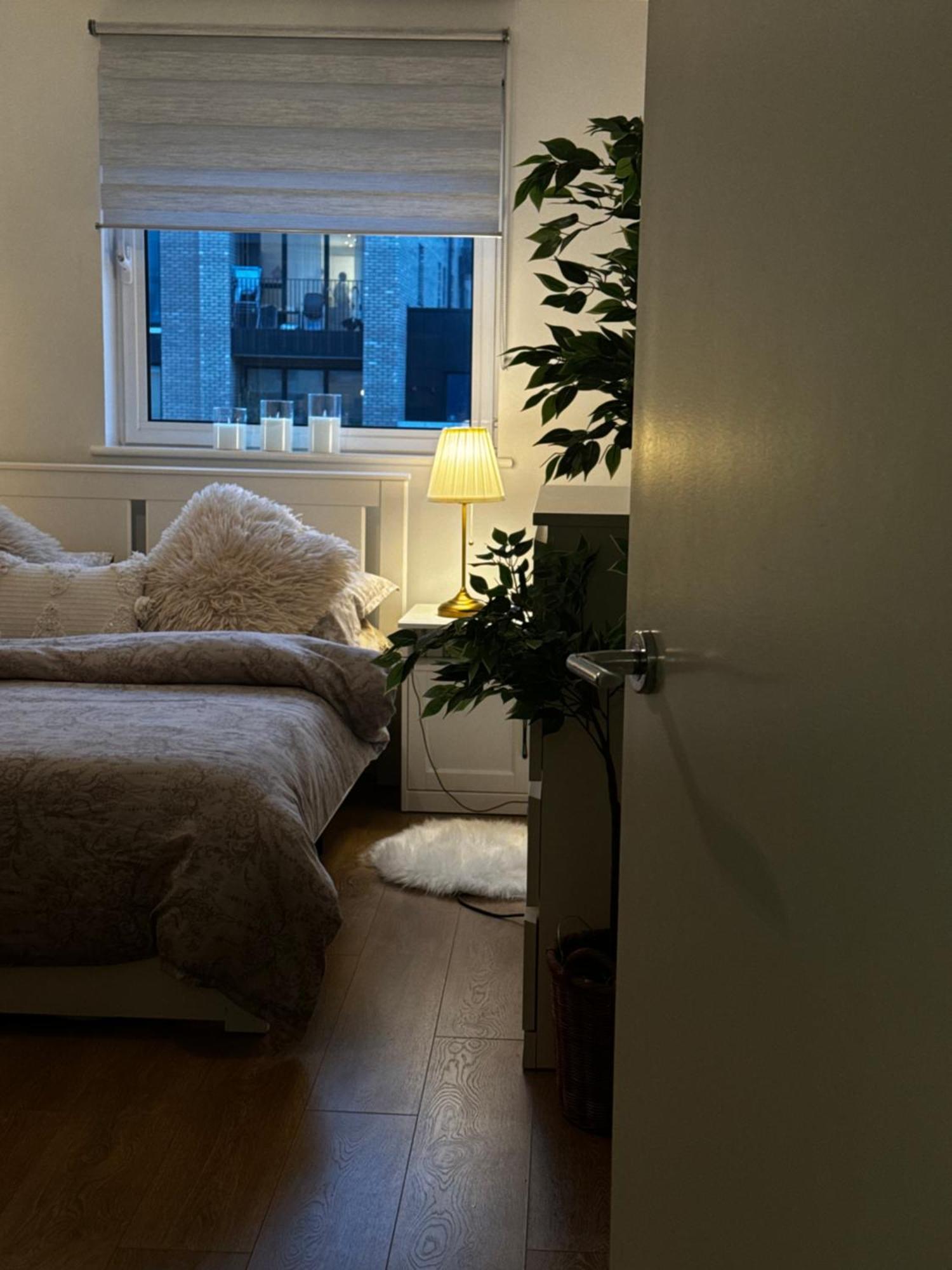 Entire Luxurious Flat In Beckton Excel Netflix & Free Wifi Apartment London