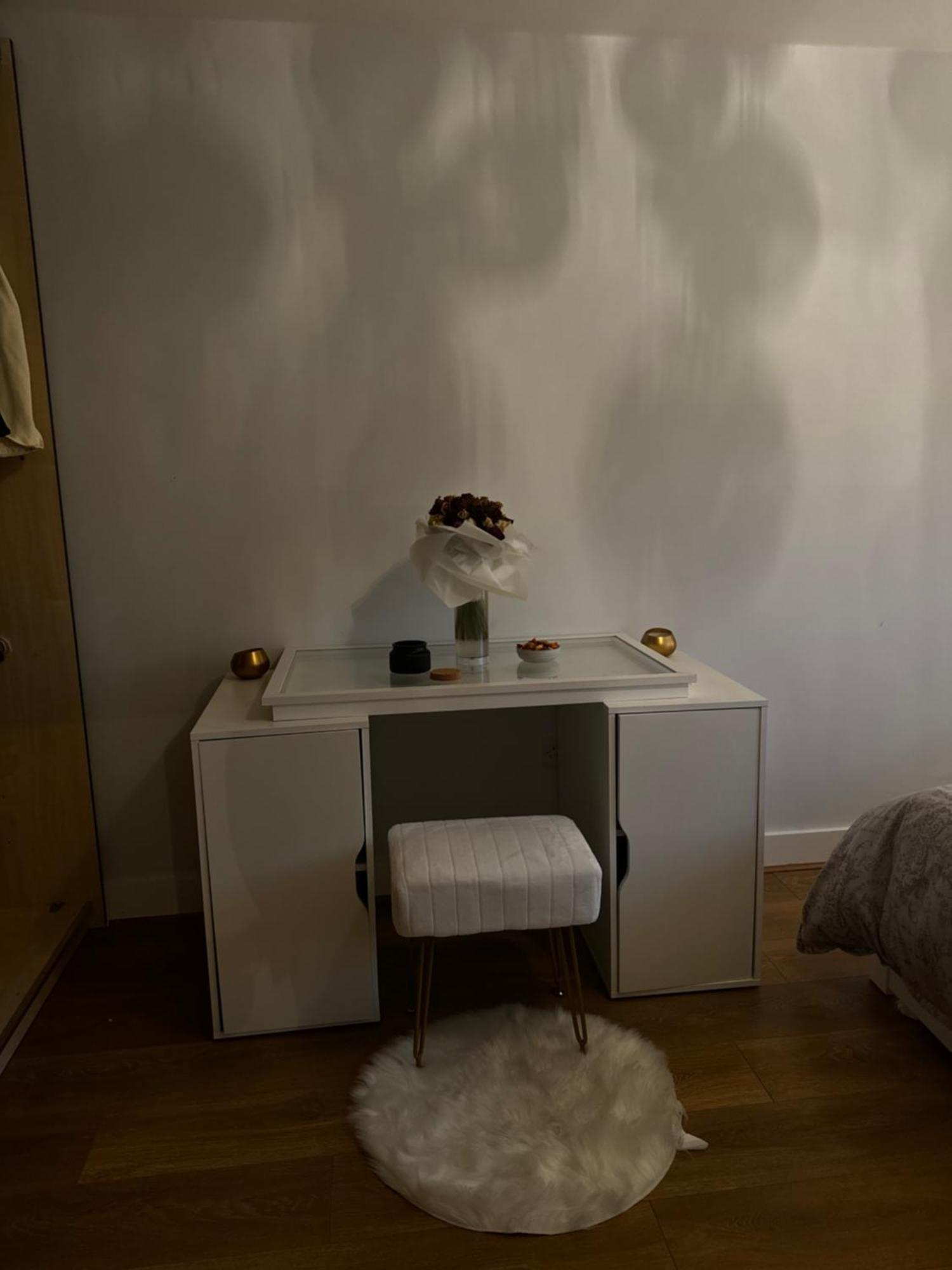 Entire Luxurious Flat In Beckton Excel Netflix & Free Wifi *