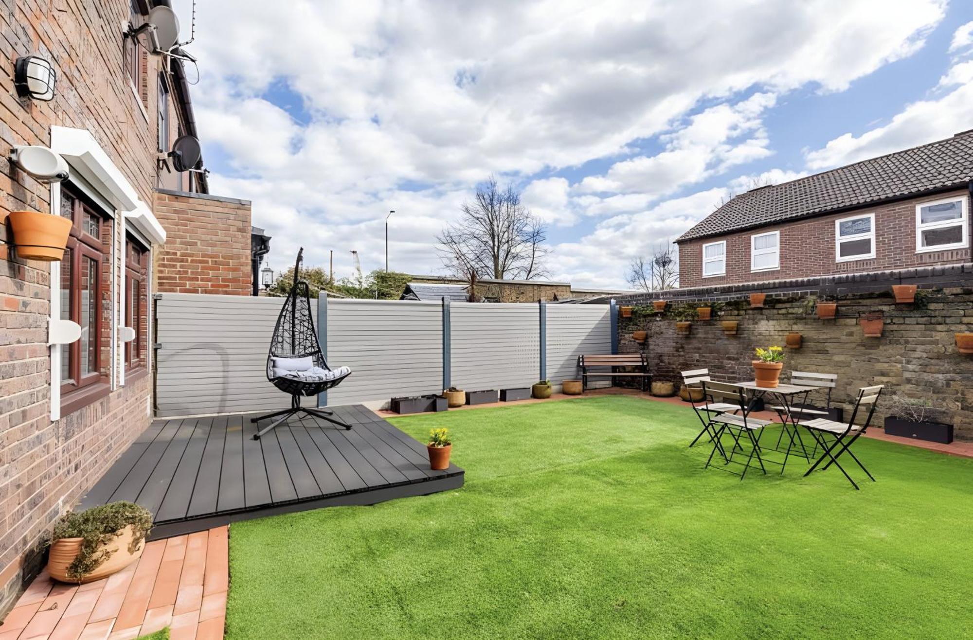 Accommodatie bij particulieren Modern With Bathroom & Garden In A Shared House - No Kitchen *