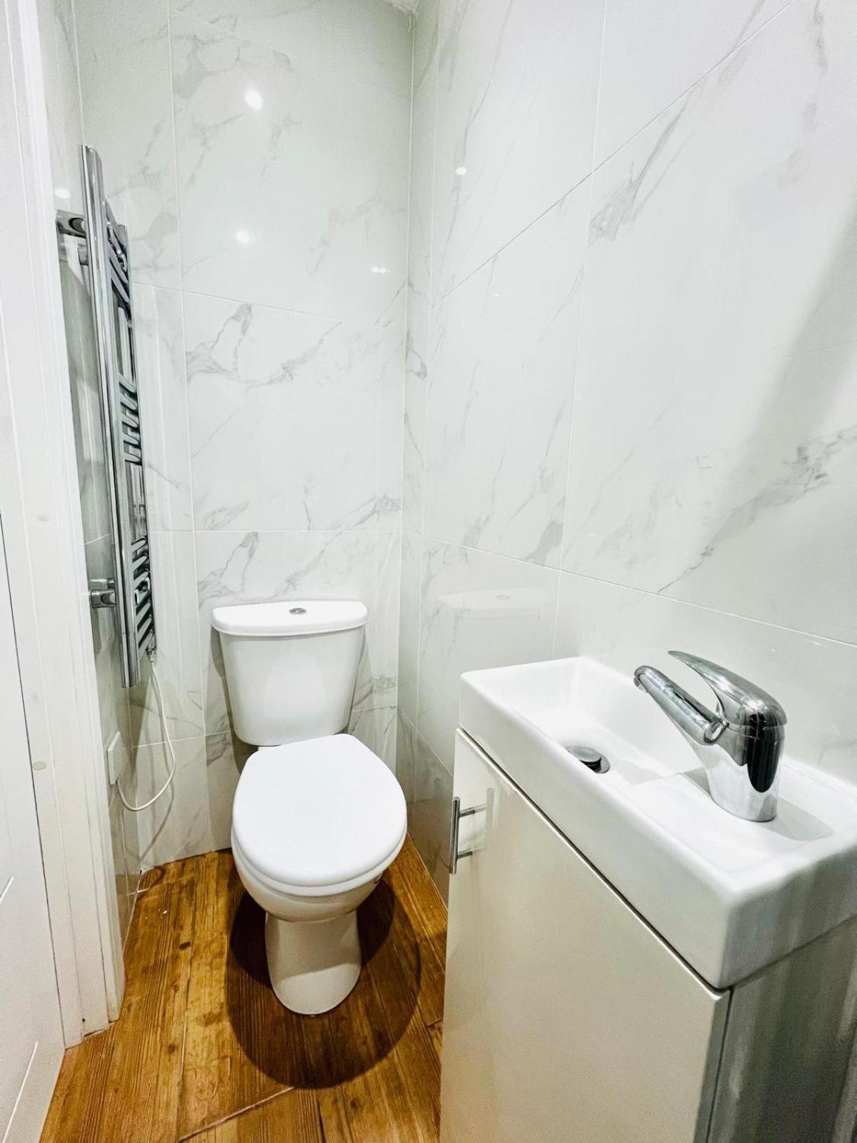 Apartment Flats, Perfect Location To Visit London! *
