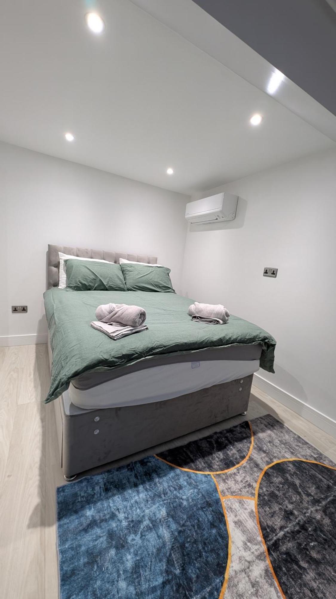 Family Friendly Fully Refurbished 3 Bedroom, 3 Bathroom In * Londen
