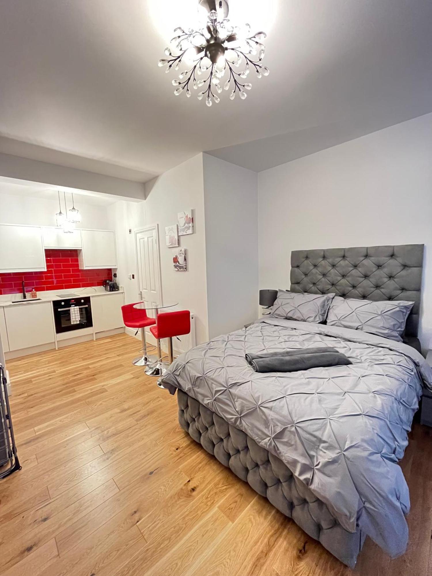 Apartment Luxury In - Walthamstow Village - E17 *