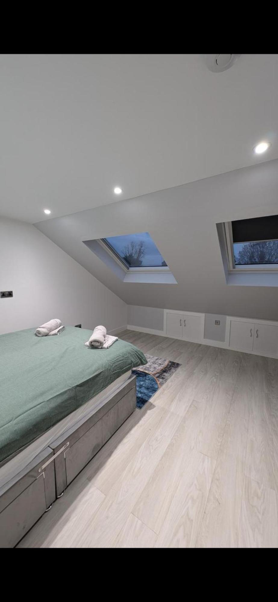 Family Friendly Fully Refurbished 3 Bedroom, 3 Bathroom In Appartement *