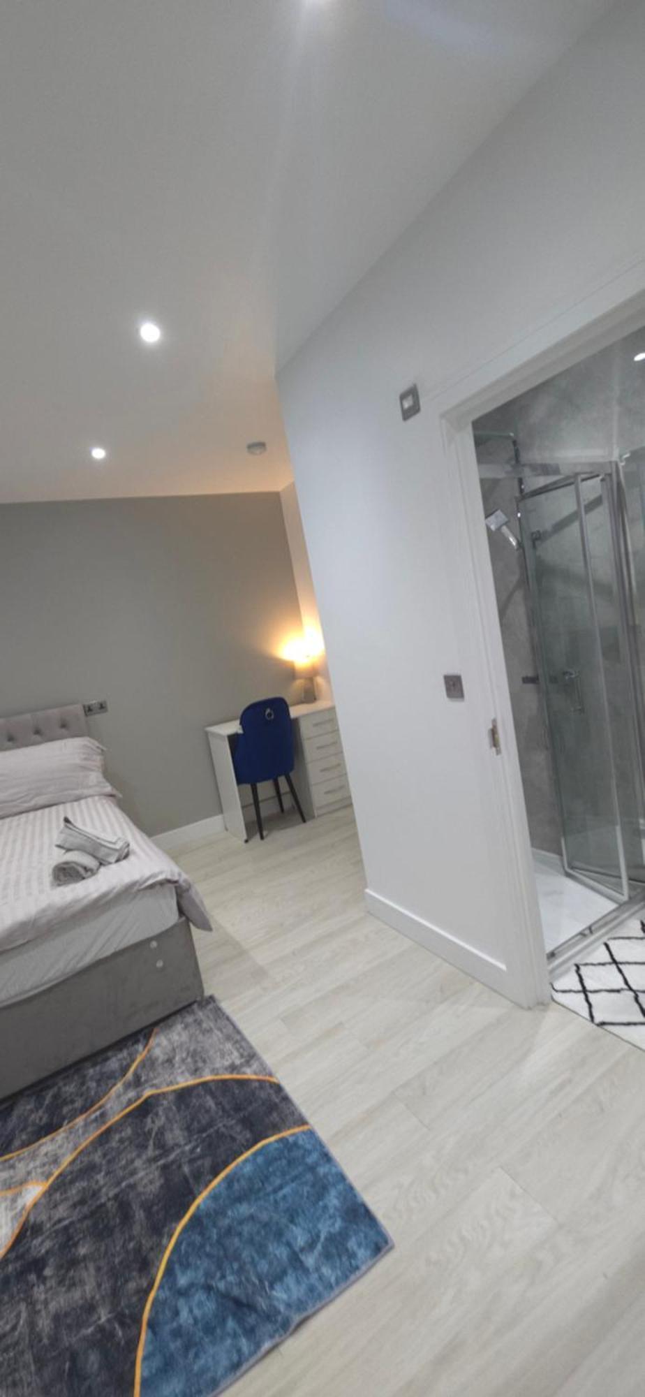 Family Friendly Fully Refurbished 3 Bedroom, 3 Bathroom In Londen