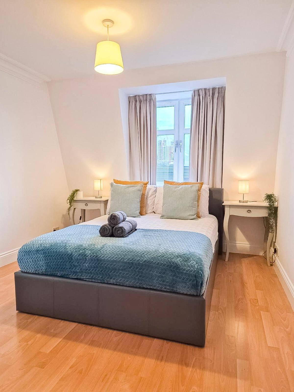 3 Bedroom Flat With Free Secured Parking In Borough Near The Shard, Bermondsey * London