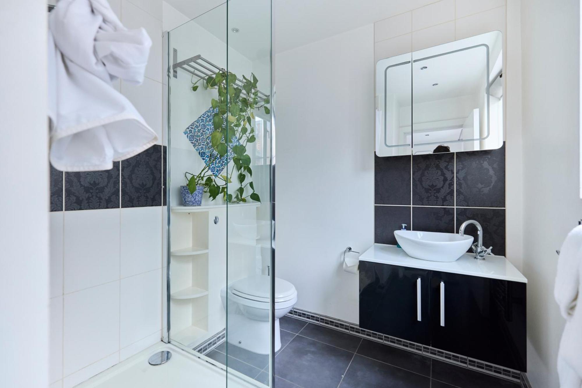 The Shoreditch Retreat - Inviting 2bdr Apartment *
